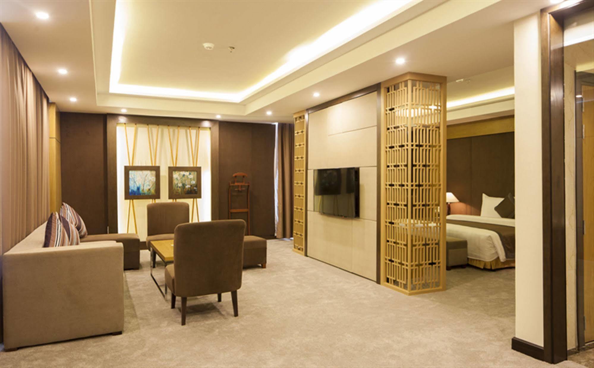 Muong Thanh Luxury Buon Ma Thuot Hotel Esterno foto
